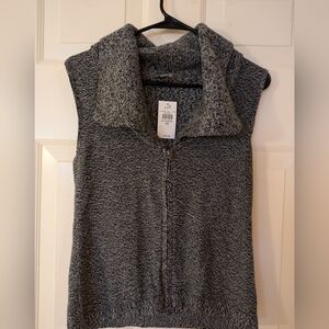 J Jill zip up light sweater vest color black marble